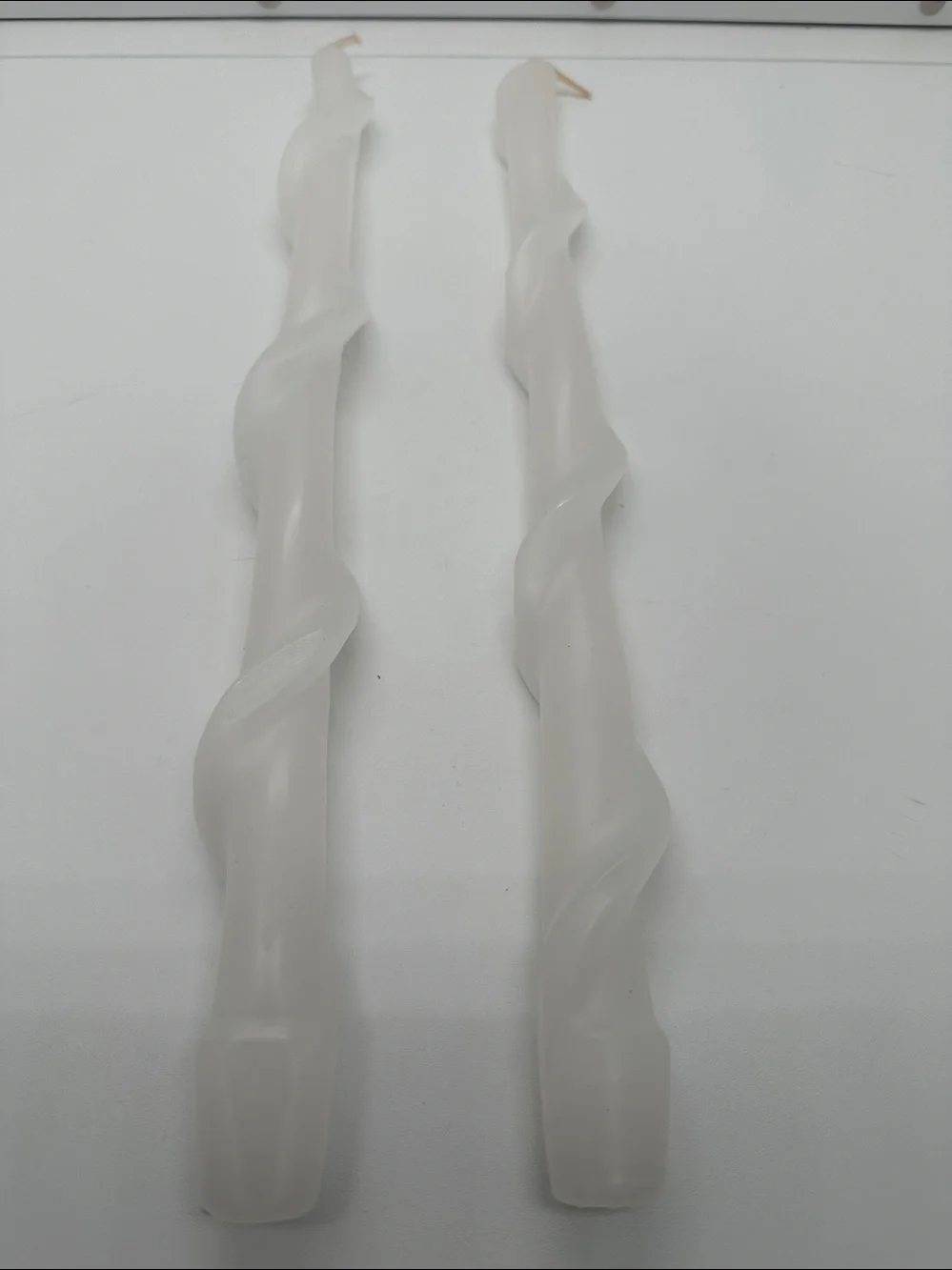 Vintage Christmas Treasures Twist Taper 12” Candles pack of 2
Made in Hong Kong - Picture 2 of 10